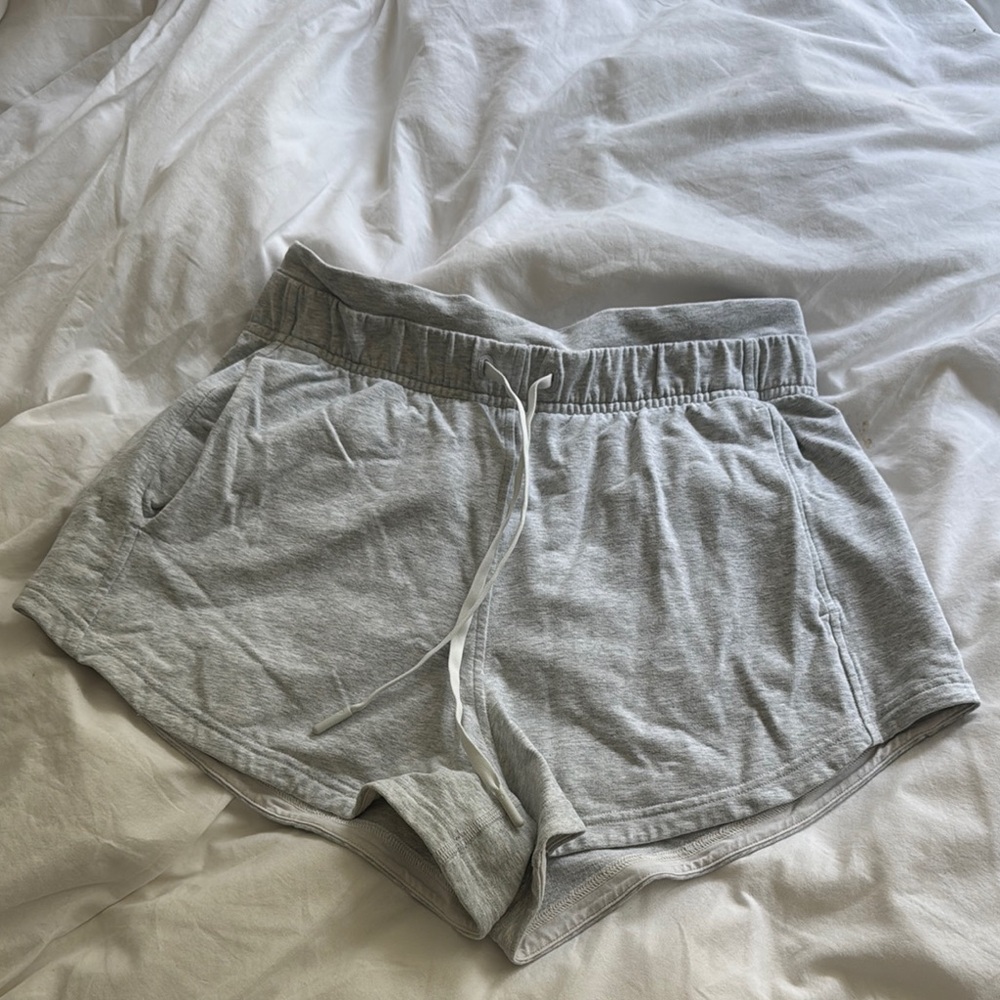 Lululemon Inner Glow short
